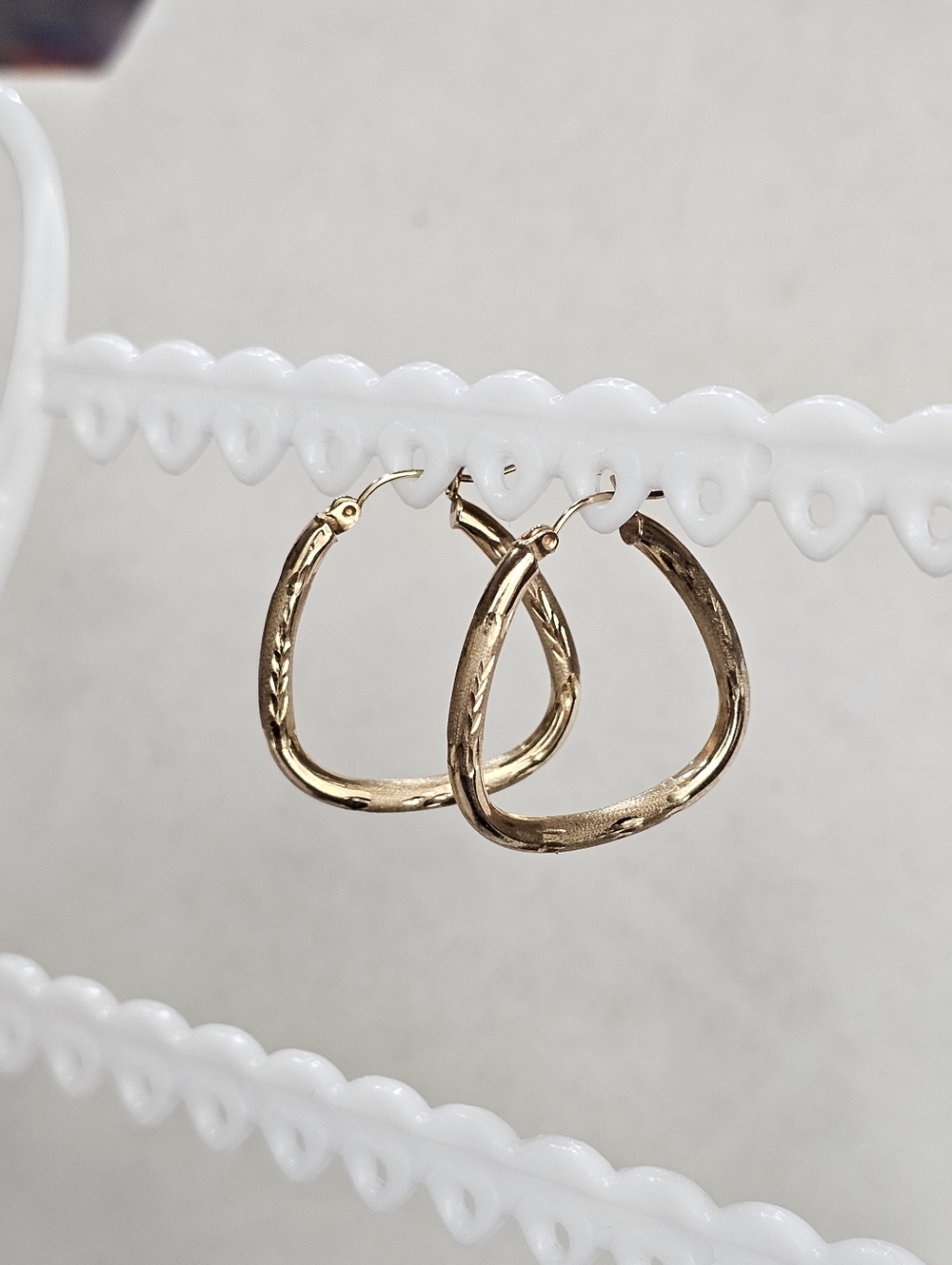 Brushed 10K Gold Earrings Diamond-Cut Design - Picture 3 of 11